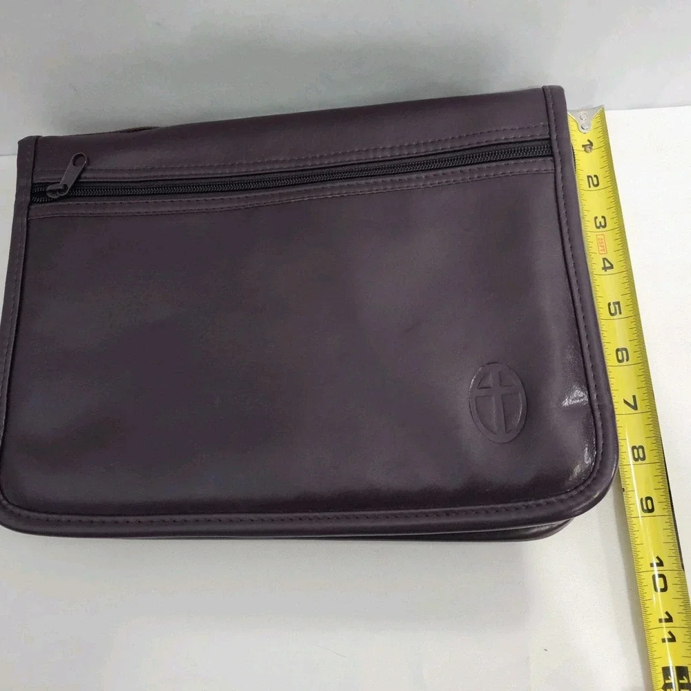 Mt. Baker Purple Faux Leather Bible Cover Organizer Case - Item 41319 EUC